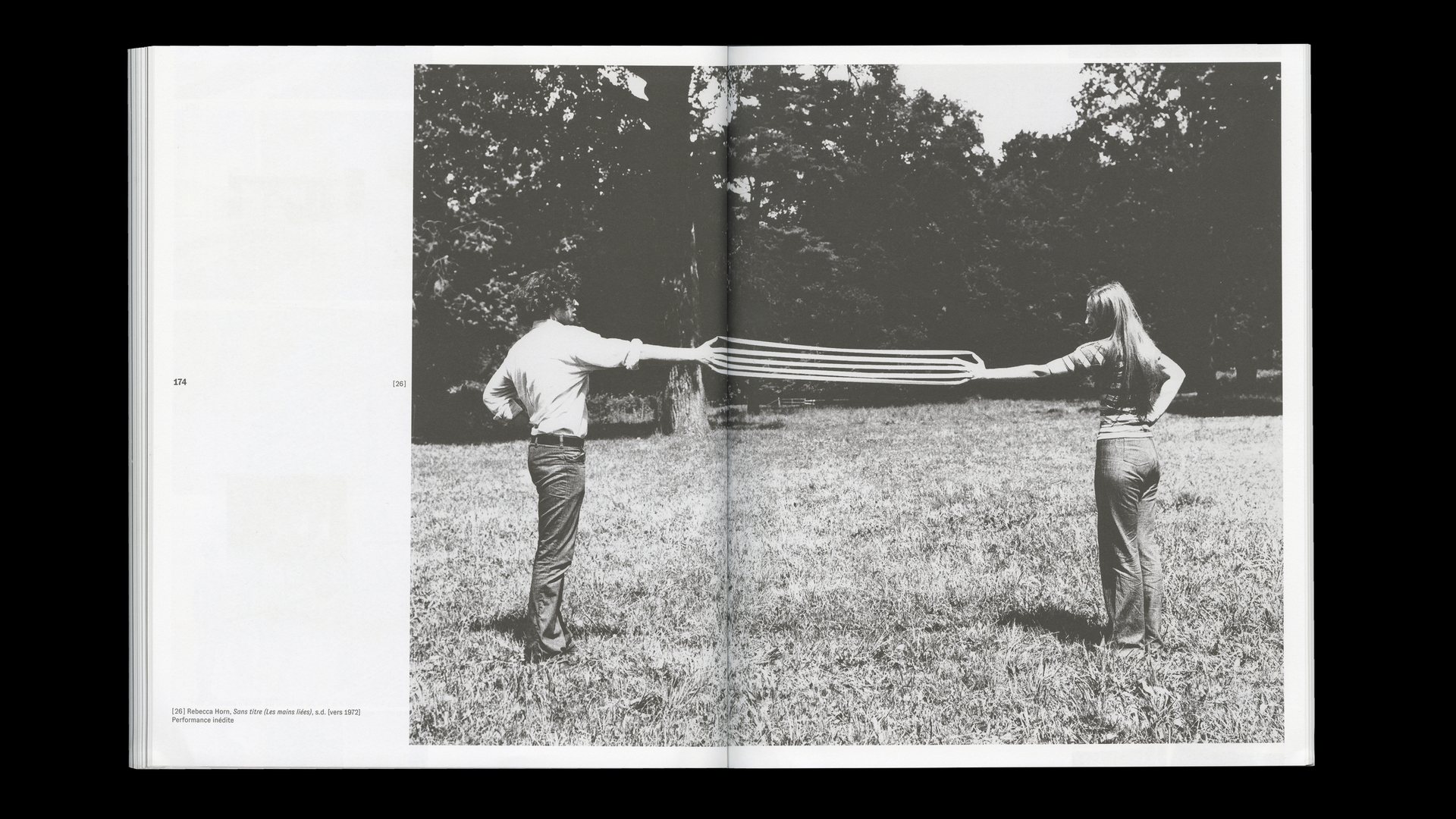 Rebecca Horn, Centre Pompidou, Théâtre des métamorphoses — double page du catalogue, vue 06 — Les Graphiquants